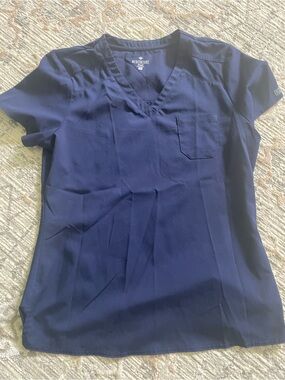 Med Couture Navy V-Neck Short Sleeve Scrub Top